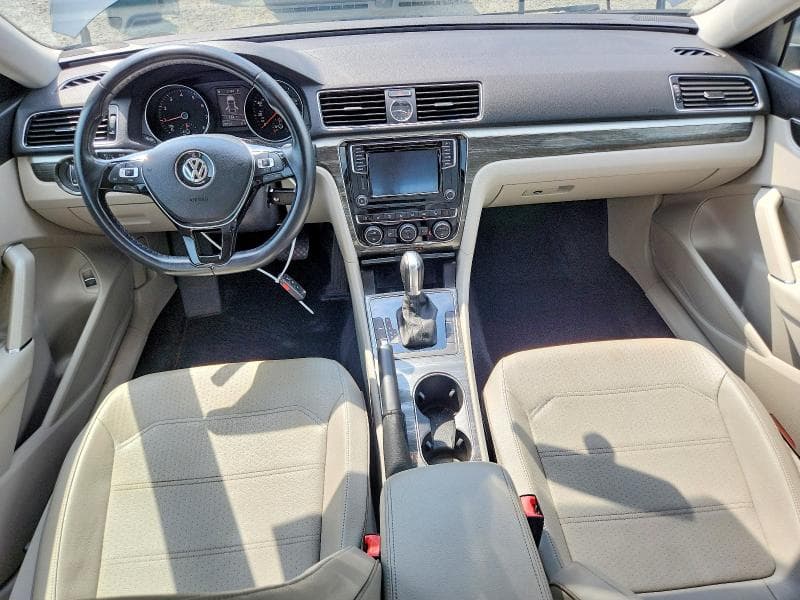 2016 VOLKSWAGEN PASSAT SE 8