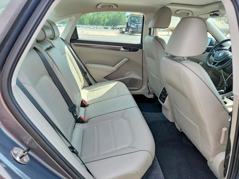 2016 VOLKSWAGEN PASSAT SE 10