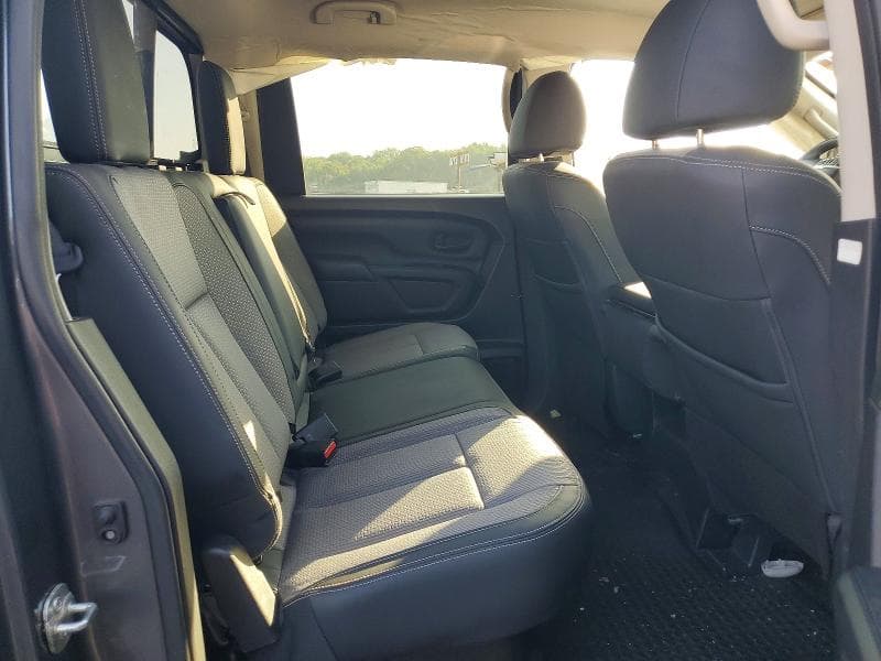 2021 NISSAN TITAN S 10