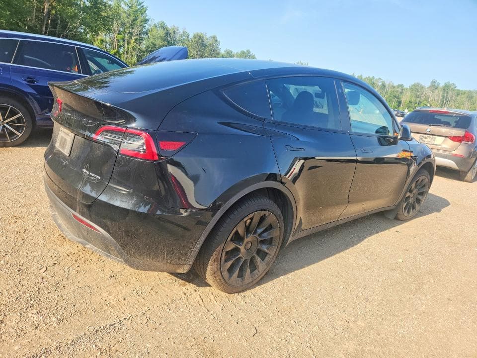 2023 TESLA MODEL Y 3