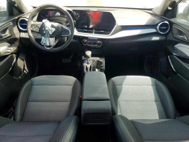2025 CHEVROLET TRAX 1LT 8