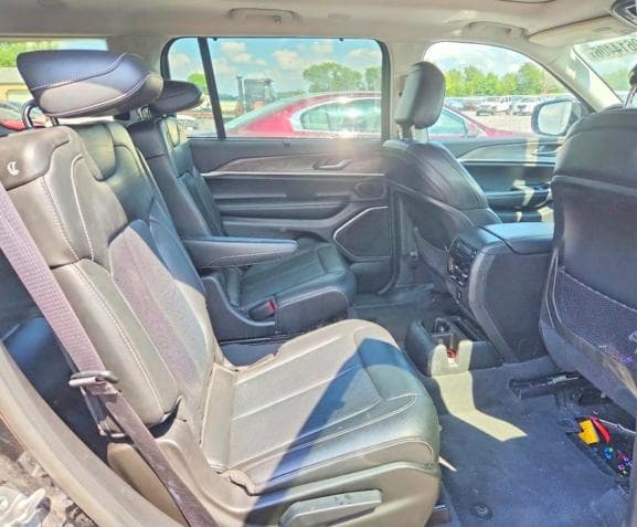 2022 JEEP GRAND CHEROKEE L LIMITED L LIMITED 11