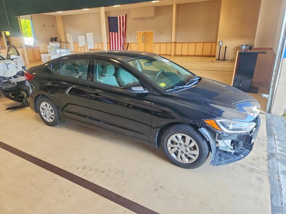 2018 HYUNDAI ELANTRA SE 4