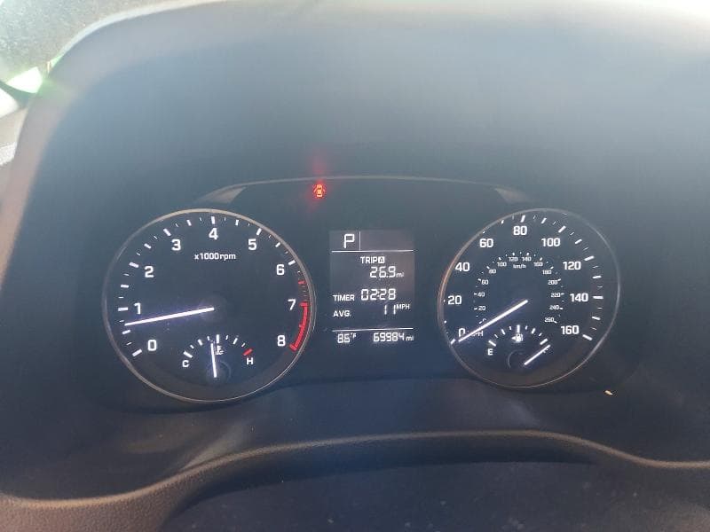 2018 HYUNDAI ELANTRA SE 9
