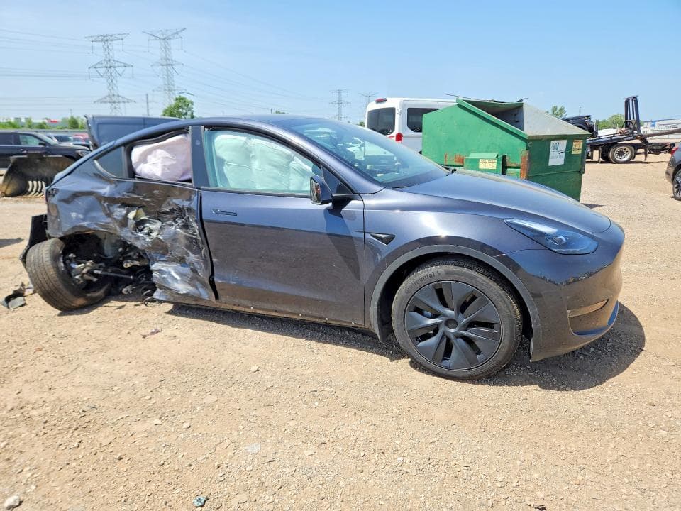 2024 TESLA MODEL Y 4
