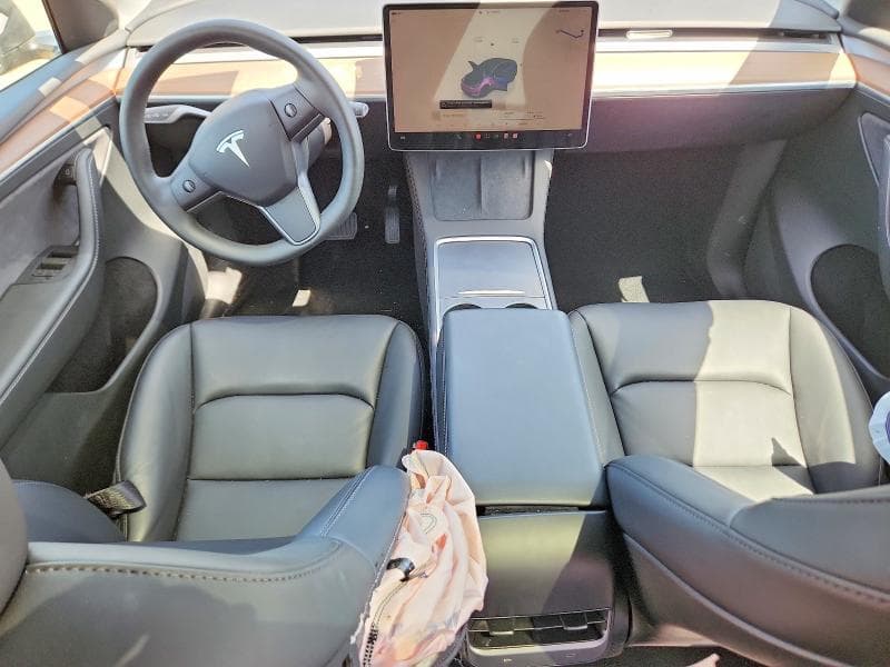 2024 TESLA MODEL Y 8