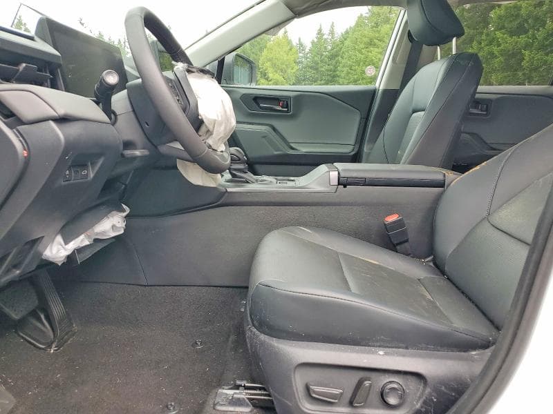 2026 TOYOTA RAV4 XLE PREMIUM 7