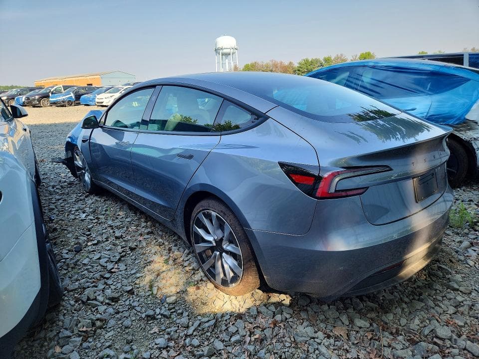 2026 TESLA MODEL 3 2