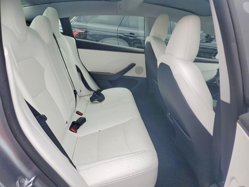 2026 TESLA MODEL 3 10