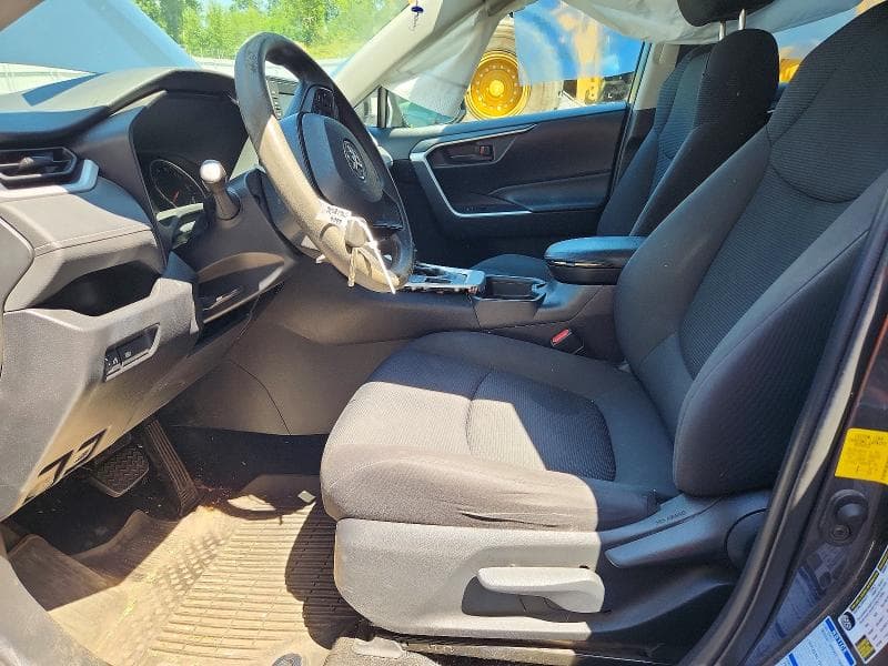 2020 TOYOTA RAV4 LE 7