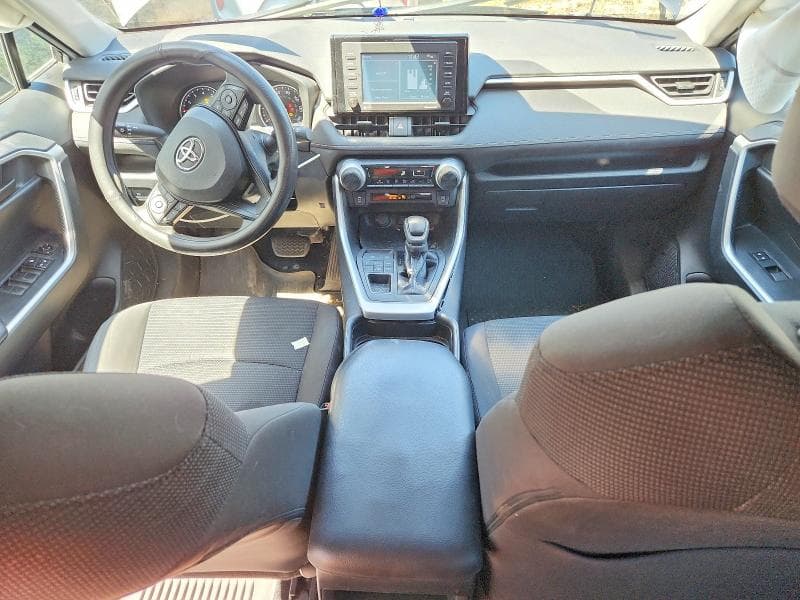 2020 TOYOTA RAV4 LE 8