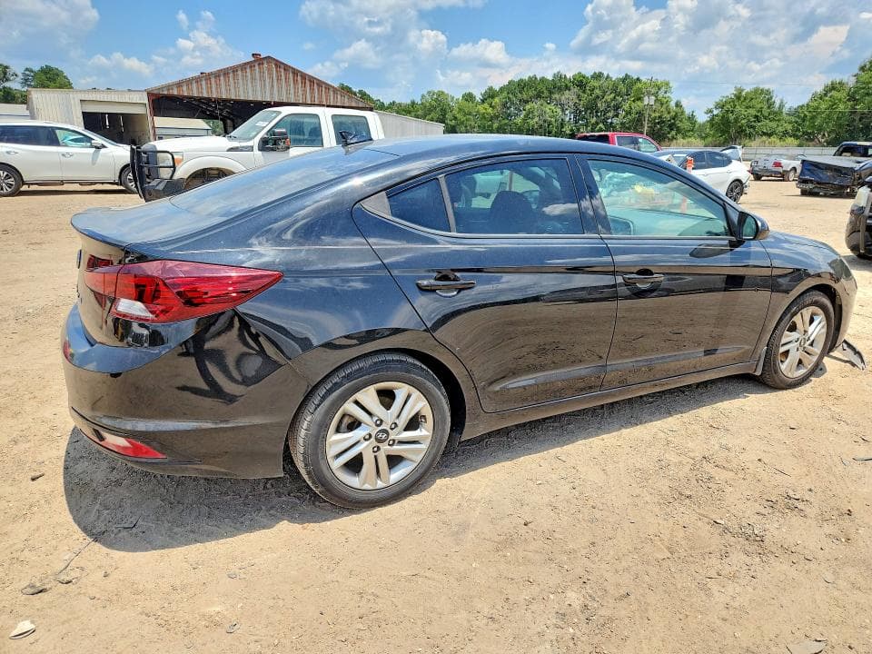 2020 HYUNDAI ELANTRA SEL 3