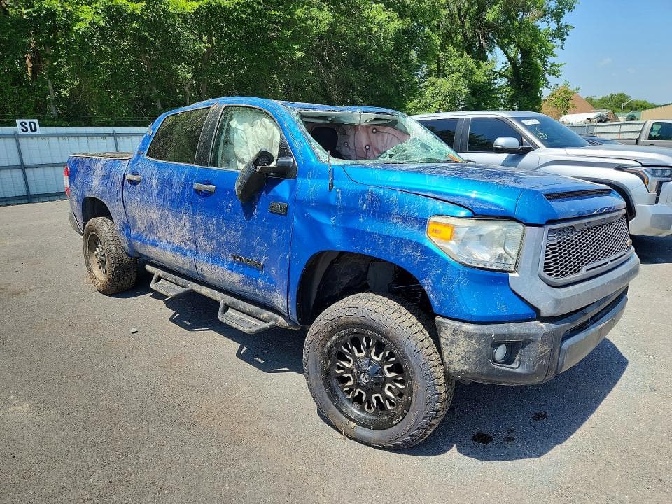 2017 TOYOTA TUNDRA SR5 4