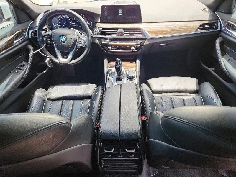 2018 BMW 530E 8
