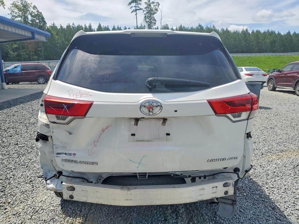 2018 TOYOTA HIGHLANDER LIMITED LIMITED 6