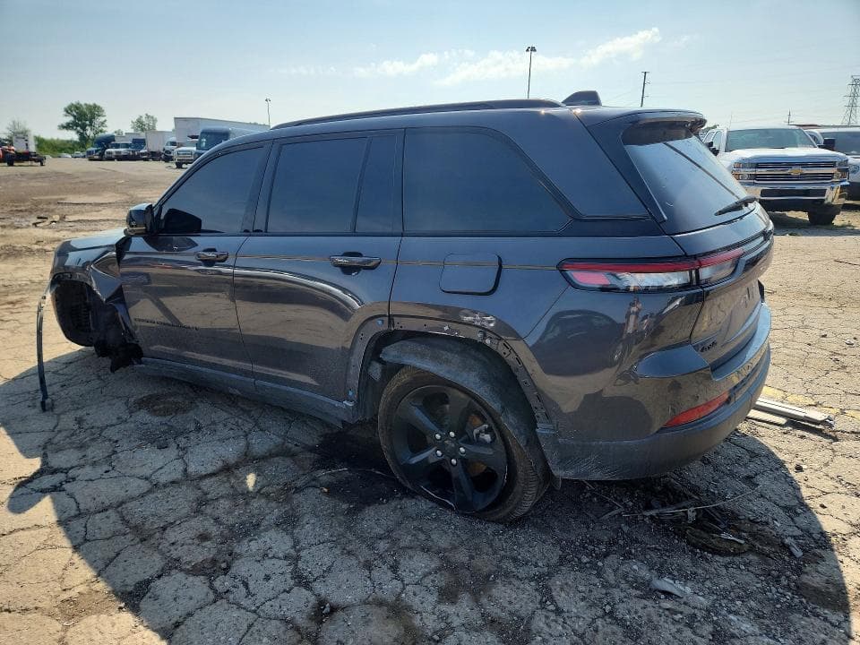 2025 JEEP GRAND CHEROKEE LAREDO 2