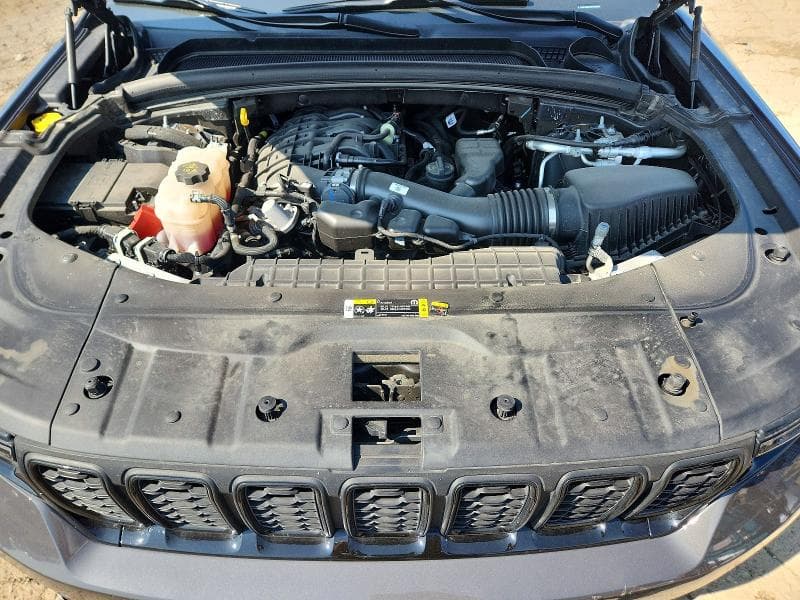 2025 JEEP GRAND CHEROKEE LAREDO 12