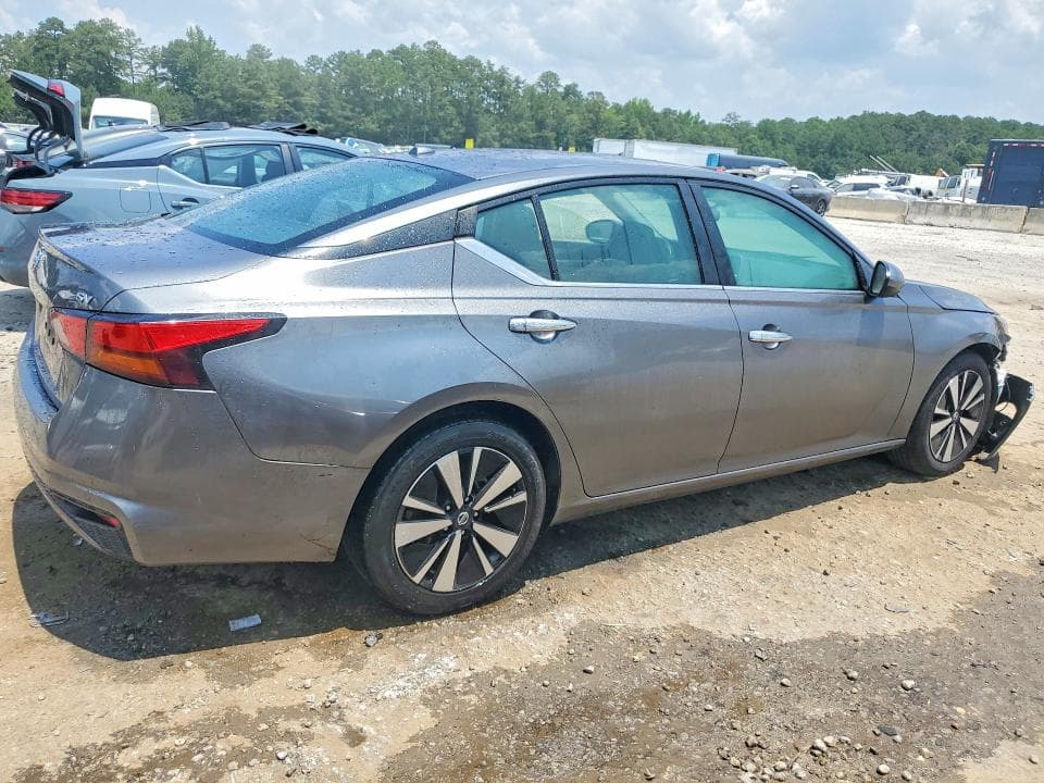 2021 NISSAN ALTIMA SV 3