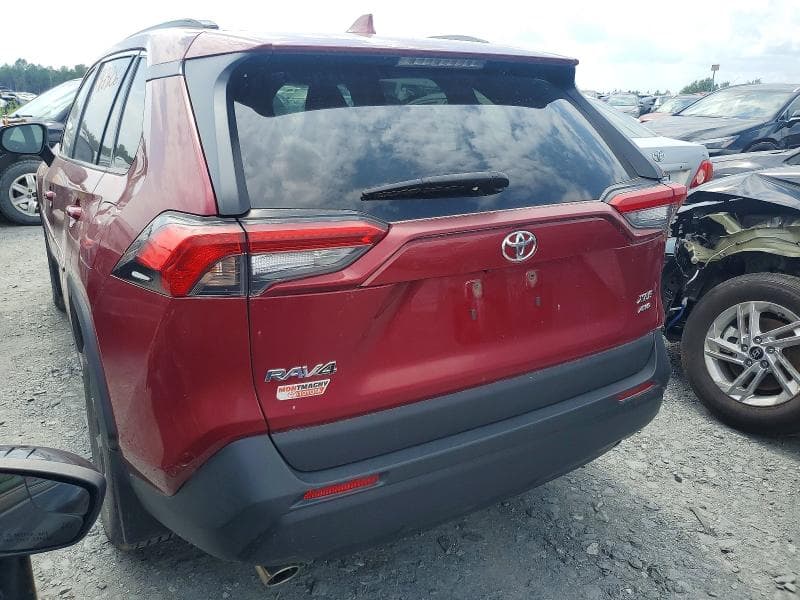 2020 TOYOTA RAV4 XLE 2