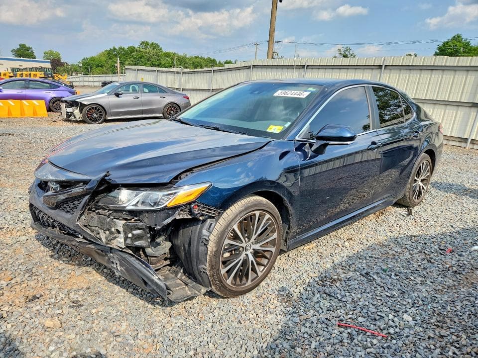 2019 TOYOTA CAMRY SE - 1