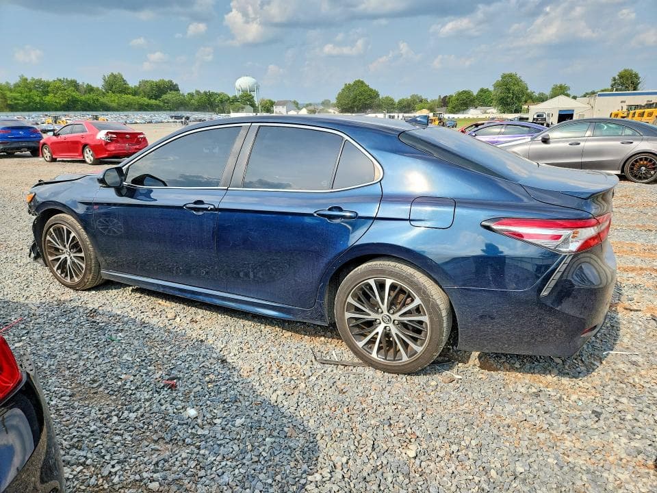 2019 TOYOTA CAMRY SE 2
