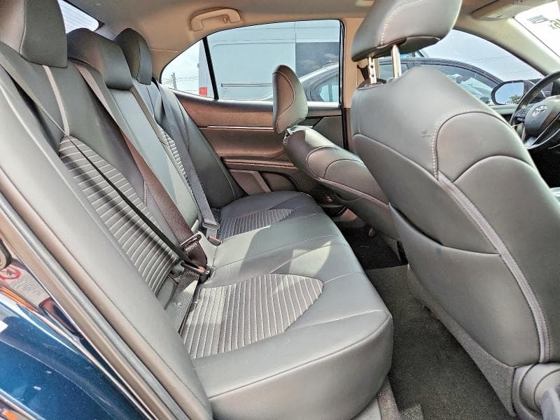 2019 TOYOTA CAMRY SE 10
