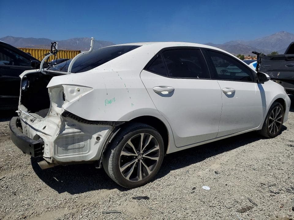2018 TOYOTA COROLLA SE 3