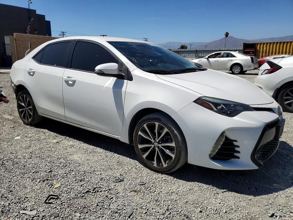 2018 TOYOTA COROLLA SE 4