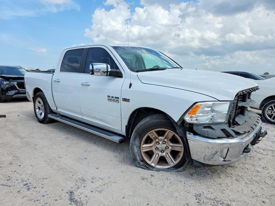 2017 RAM 1500 SLT 4