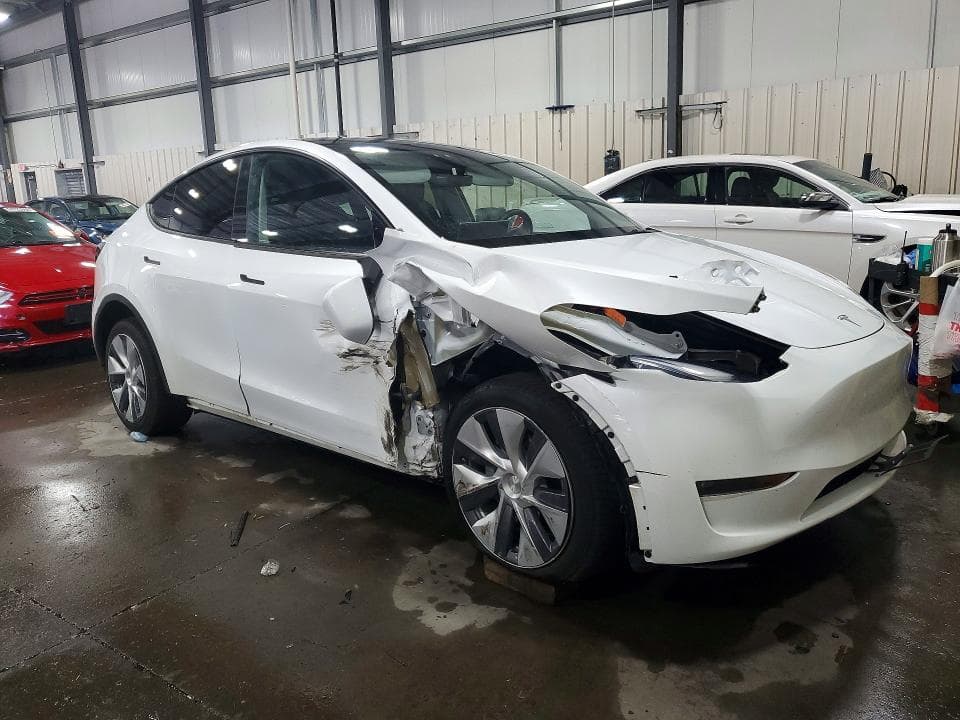 2023 TESLA MODEL Y 4