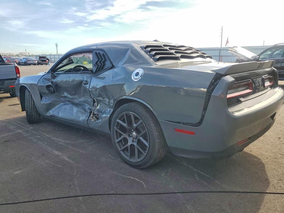 2018 DODGE CHALLENGER SXT 2