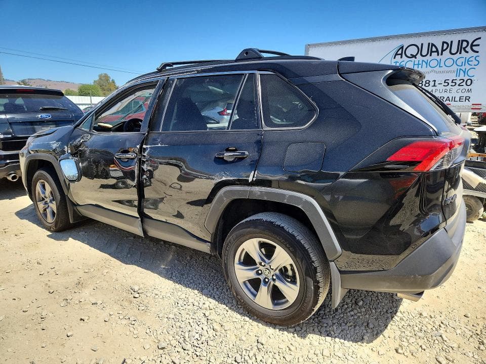 2024 TOYOTA RAV4 XLE 2