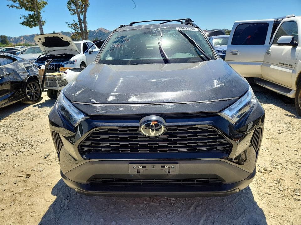 2024 TOYOTA RAV4 XLE 5