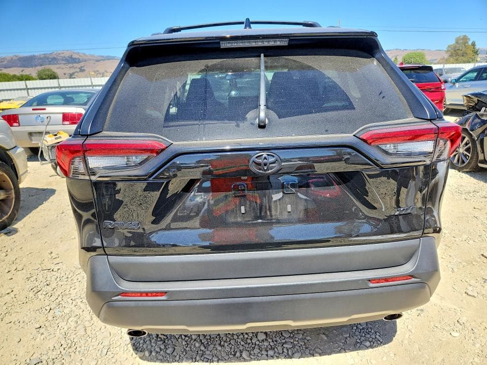2024 TOYOTA RAV4 XLE 6