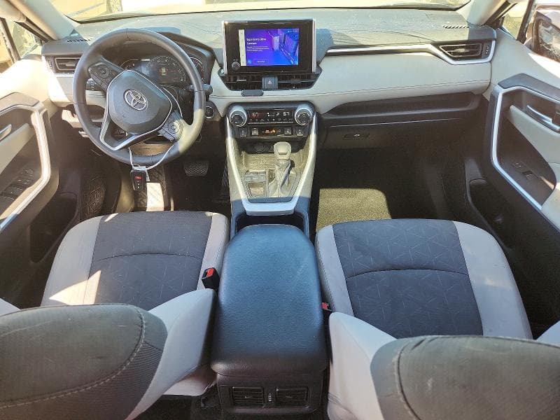 2024 TOYOTA RAV4 XLE 8