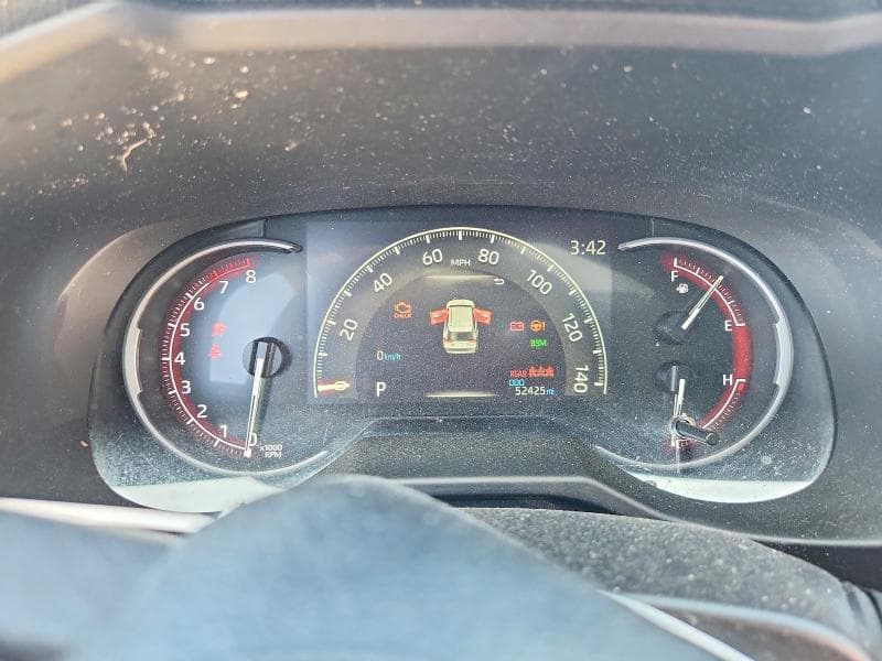 2024 TOYOTA RAV4 XLE 9