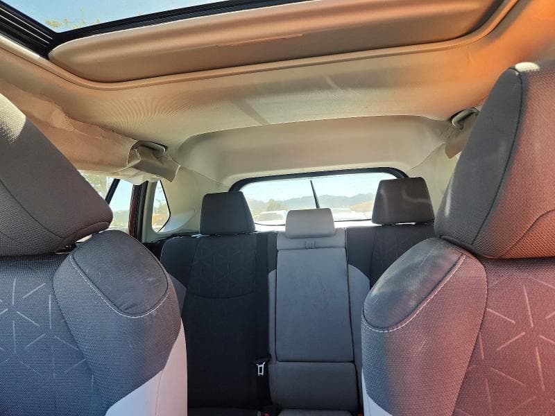 2024 TOYOTA RAV4 XLE 10