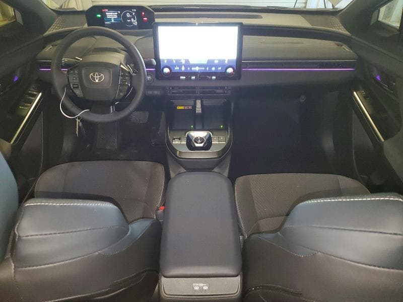 2026 TOYOTA C-HR SE 8