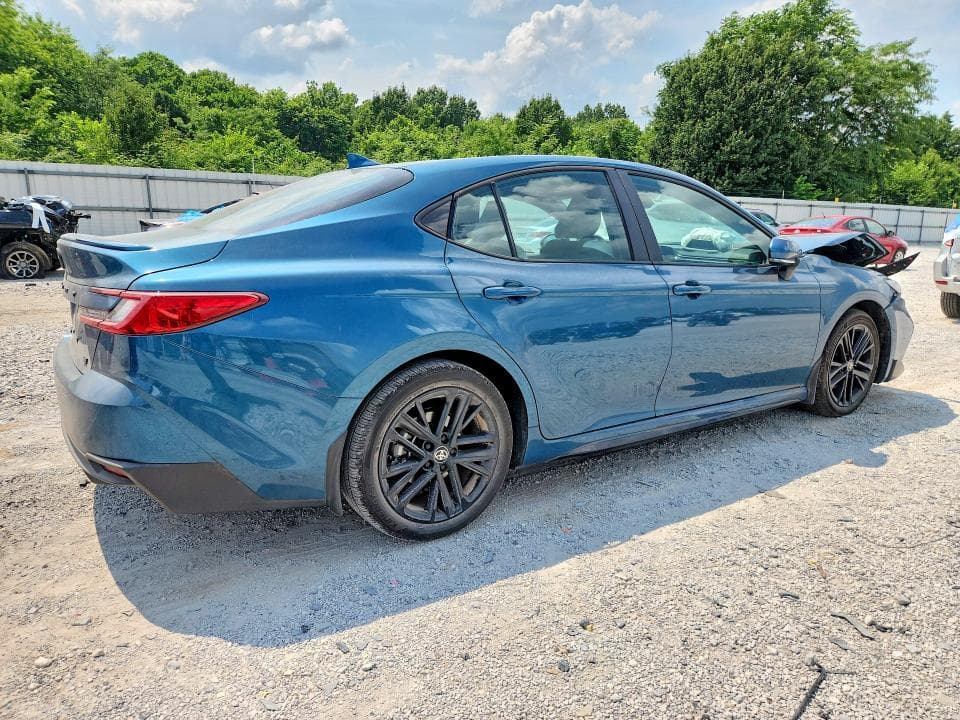 2026 TOYOTA CAMRY SE 3