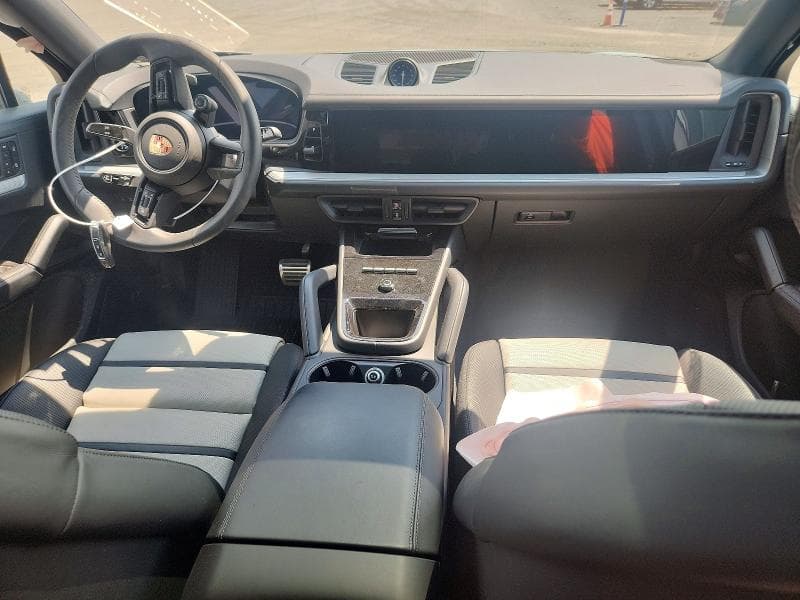 2026 PORSCHE CAYENNE S COUPE 8