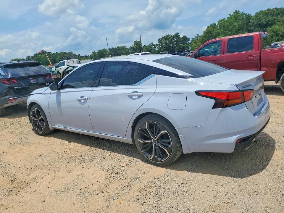 2023 NISSAN ALTIMA SR 2