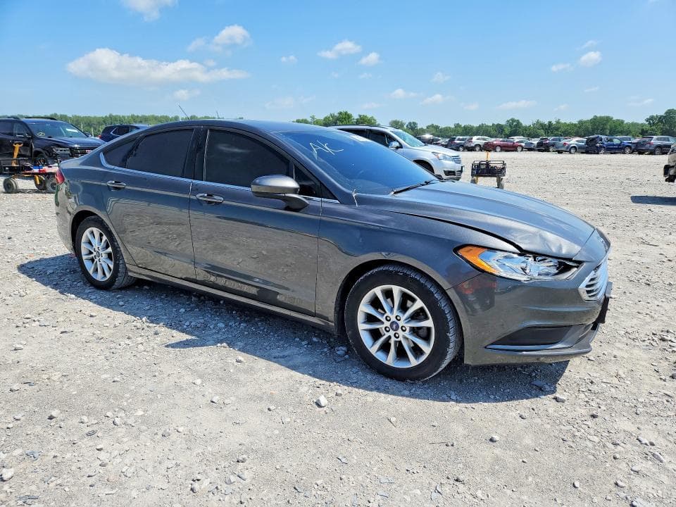 2017 FORD FUSION SE 4