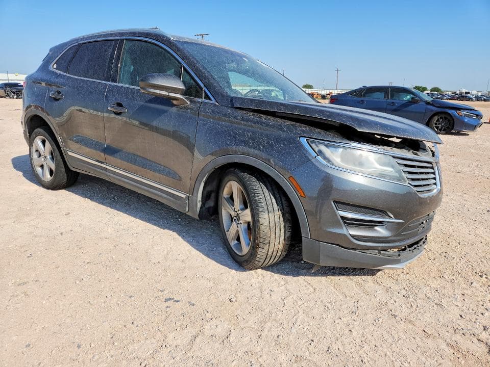 2017 LINCOLN MKC PREMIERE 4