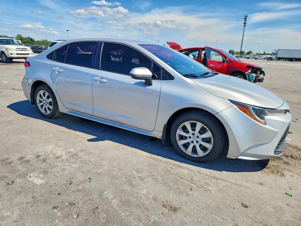 2025 TOYOTA COROLLA LE 4