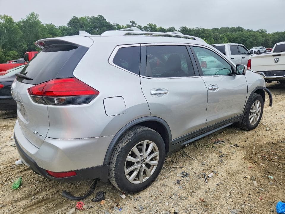 2017 NISSAN ROGUE SV 3