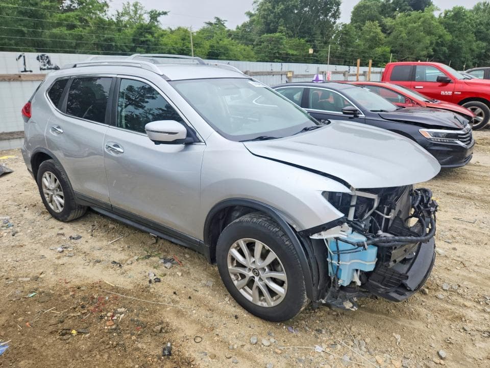 2017 NISSAN ROGUE SV 4
