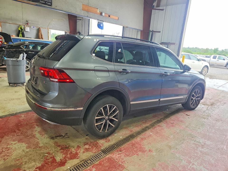 2021 VOLKSWAGEN TIGUAN SE 3
