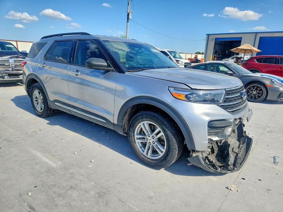 2021 FORD EXPLORER XLT 4