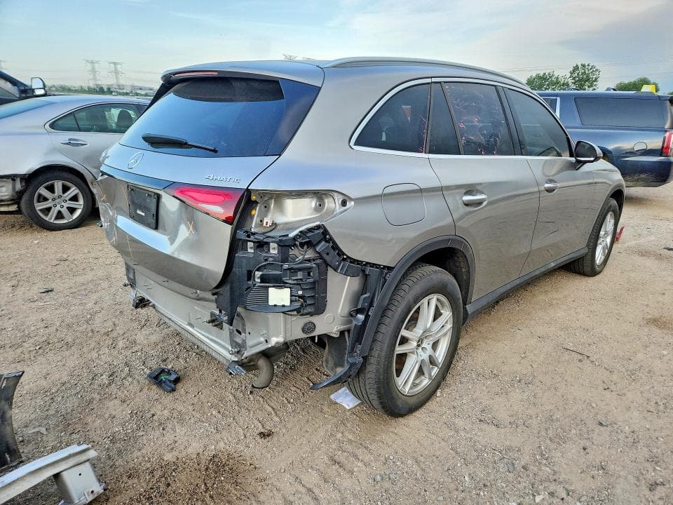 2023 MERCEDES-BENZ GLC 300 4MATIC 3