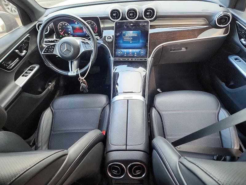 2023 MERCEDES-BENZ GLC 300 4MATIC 8